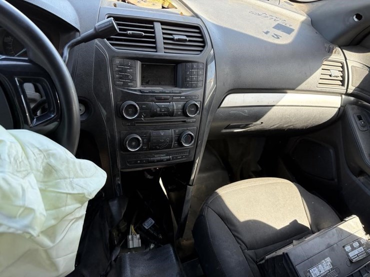 2018-ford-explorer-image-14