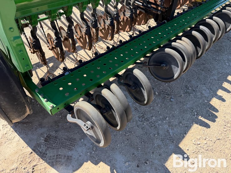 2000-john-deere-450-image-19