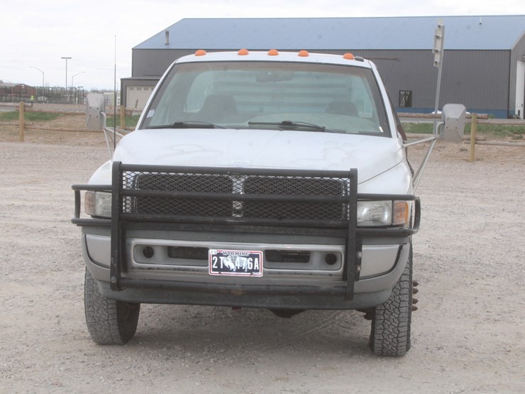 1999-dodge-3500-image-1