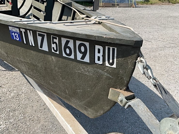 rare-super-nice-wood-reelfoot-lake-calhouns--stump-jumper-boat-with-original-seats-with-trailer-image-3