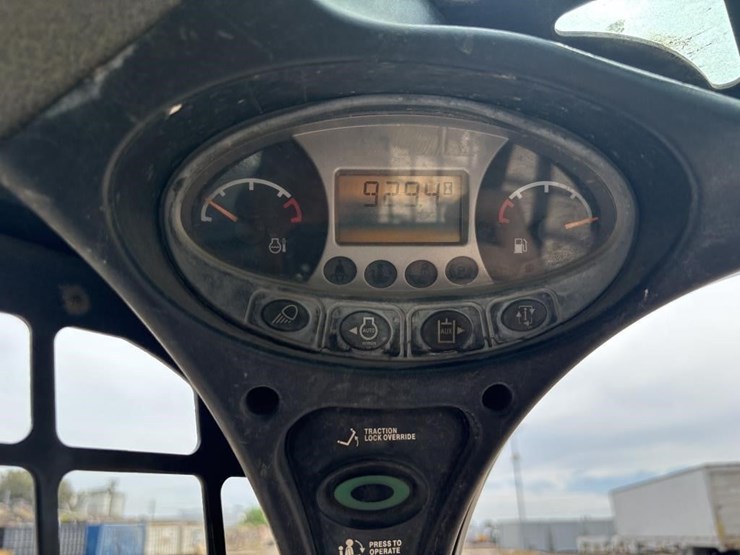 2021-bobcat-t450-image-27