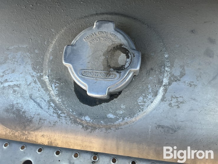 2017-freightliner-coronado-132-image-15