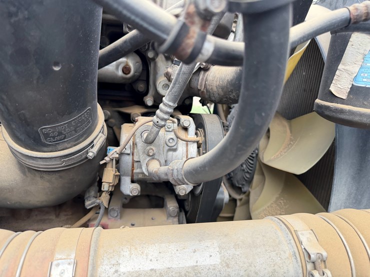 2018-freightliner-122sd-image-73