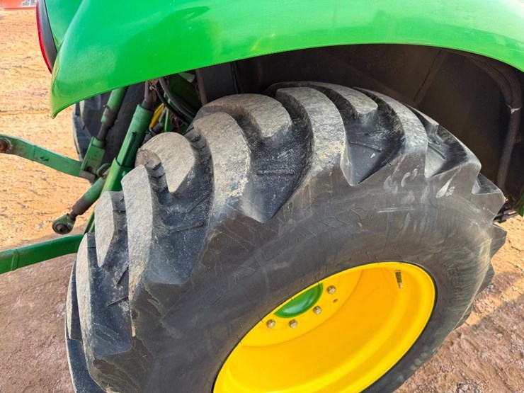 john-deere-3033r-image-8