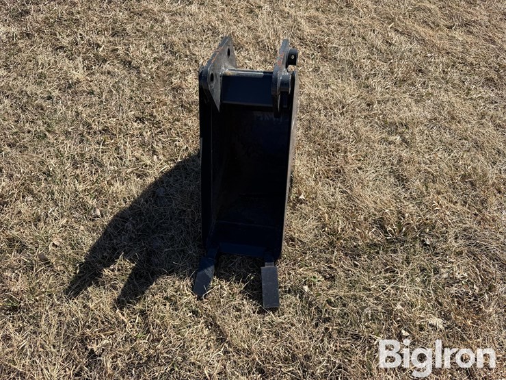 9"-mini-excavator-bucket-image-2