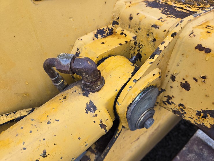 deere-550g-lt-image-25