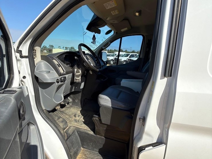 2017-ford-f350-image-17