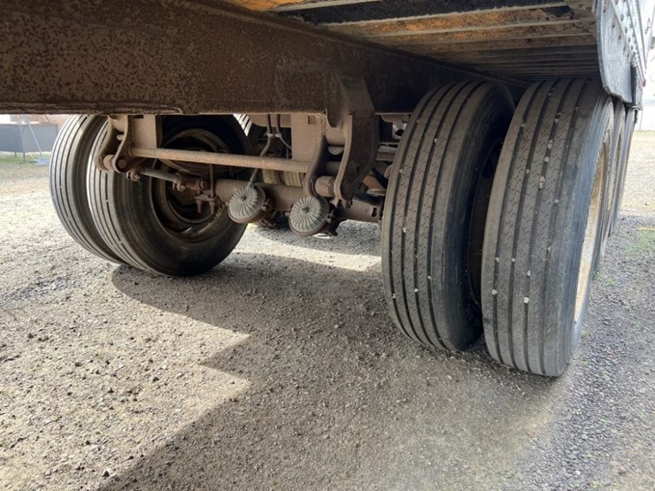 1984-alloy-tri-axle-dry-van-trailer-image-15