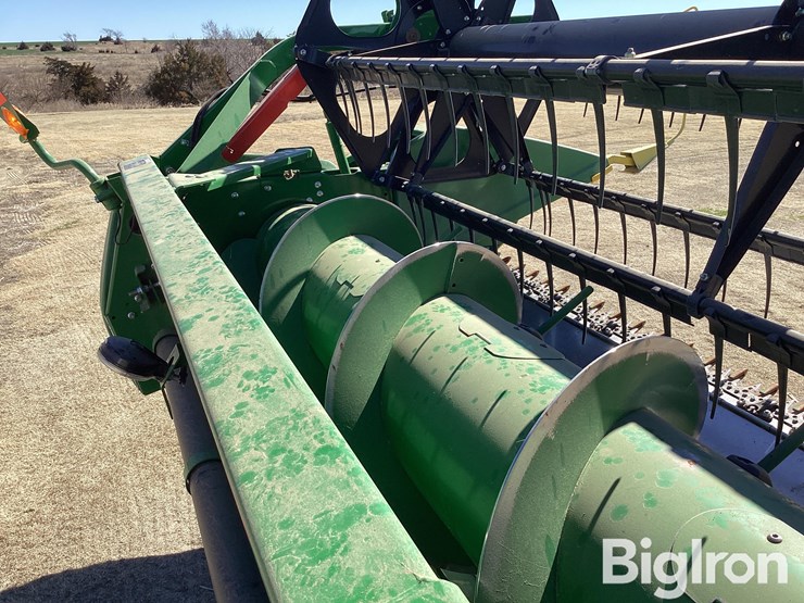 2022-john-deere-625f-image-16