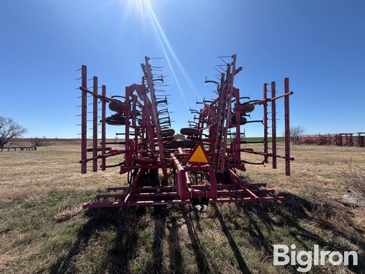 2012-sunflower-5055-field-cultivator-image-6