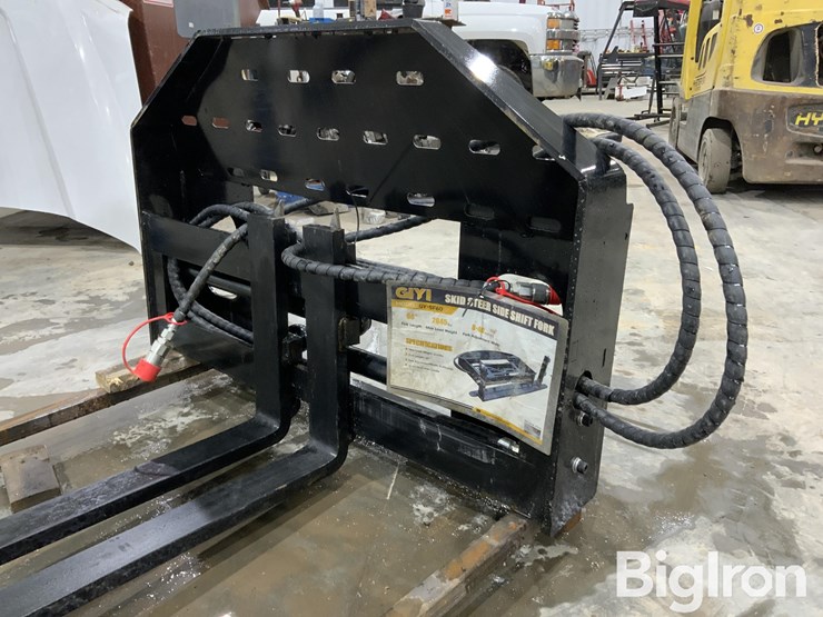 2025-massey-ferguson-730-image-15