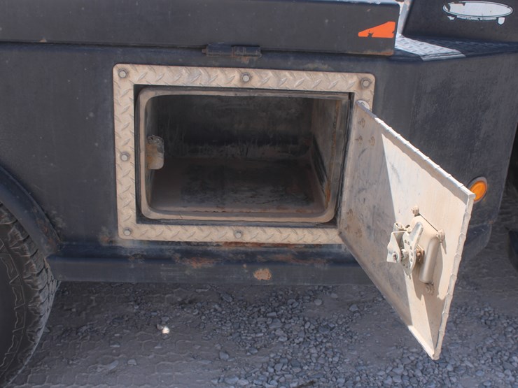 2015-dodge-3500-image-57