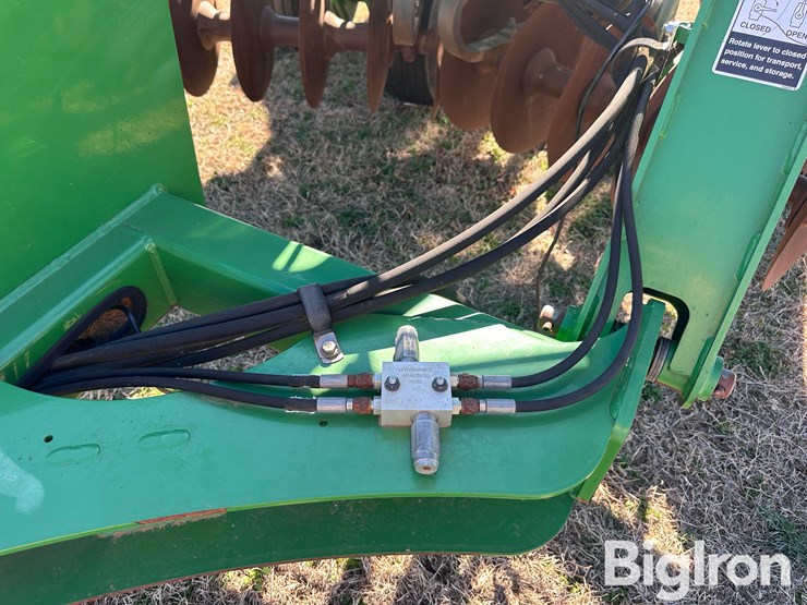 2014-john-deere-2623-image-10