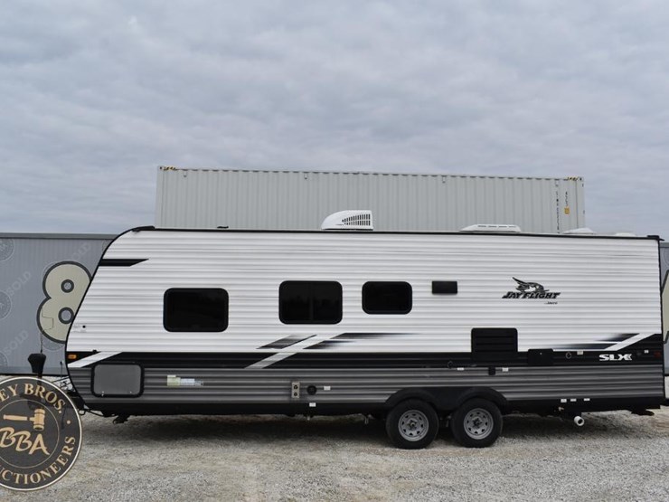 2022-jayco-jay-flight-264bh-42752-image-2