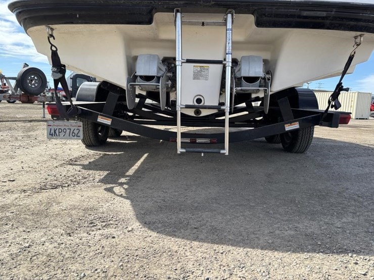 2005-unknown-trailer-image-50