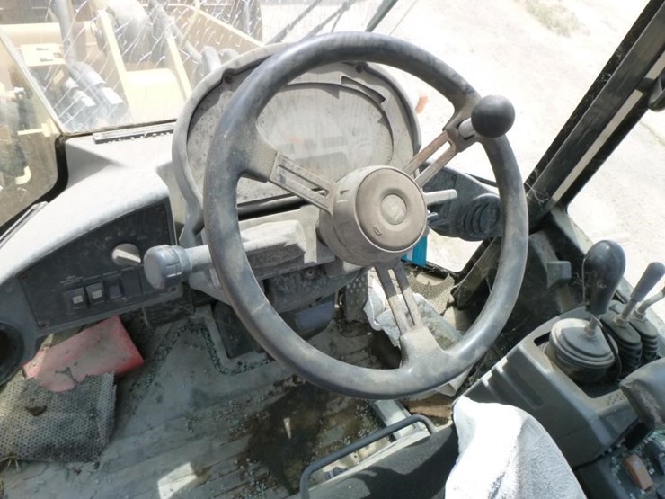 2004-caterpillar-924gz-image-12