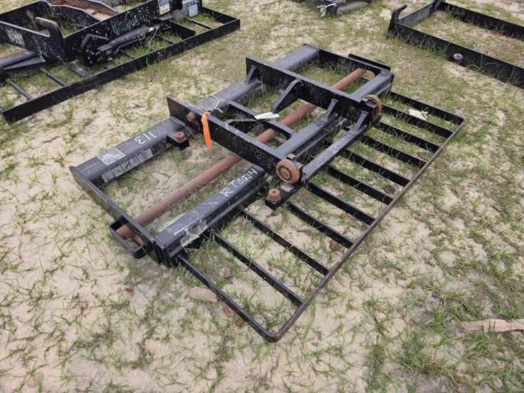 --superior-fabrication-forklift-image-2