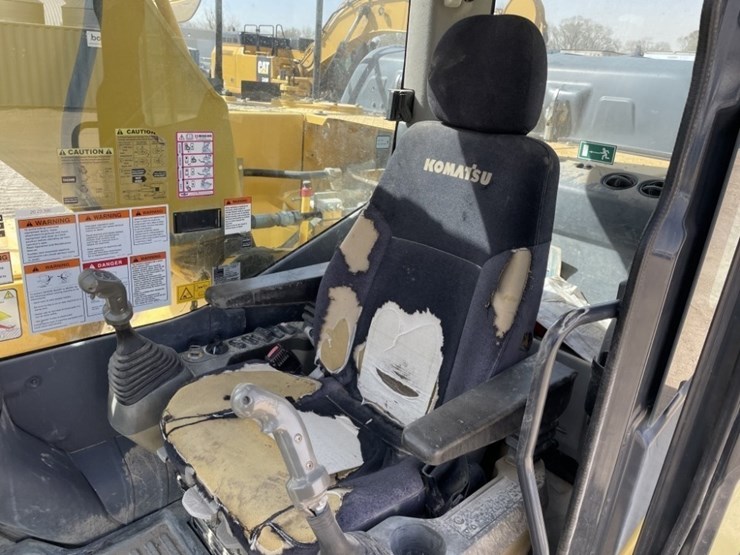 2013-komatsu-pc210-lc-10-image-42