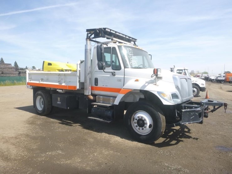 2004-international-7400-image-2