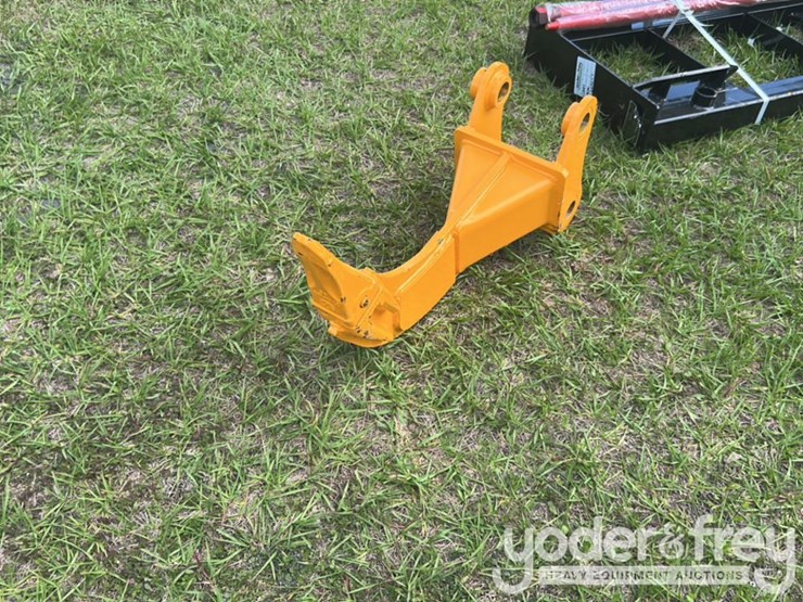 2026-caterpillar-305-image-3