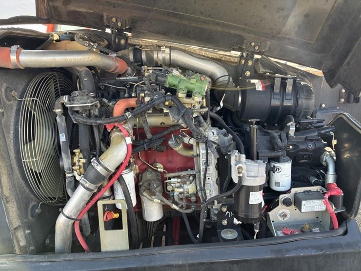 2015-jlg-1055-image-20