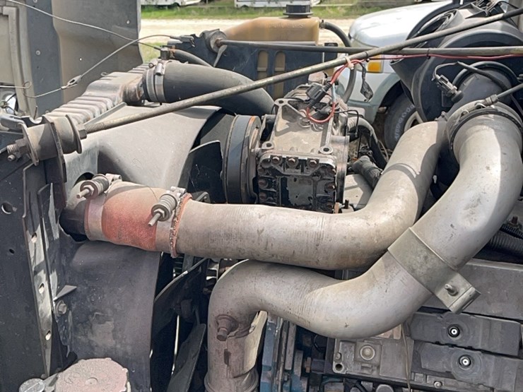 international-4700-image-21