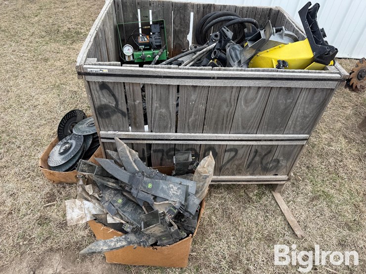 john-deere-seedtubes-w/sensor-&-mini-hoppers-image-2