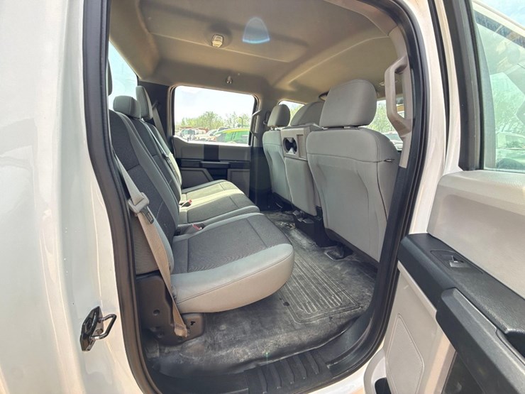 2017-ford-f150-xl-image-11