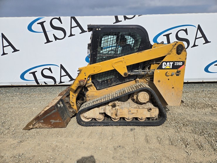 2017-caterpillar-239d-image-2