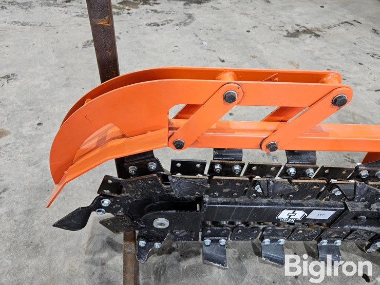 2025-massey-ferguson-730-image-12