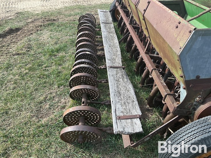 john-deere-12-image-16