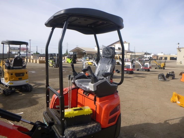 2025-tpm-20khydraulic-excavator-image-19