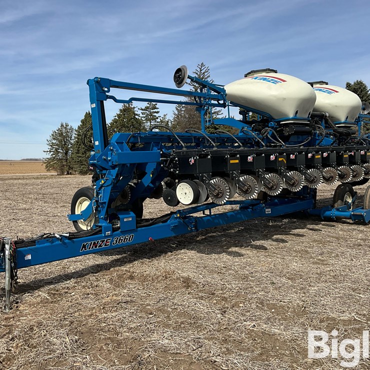 2013 KINZE 3660