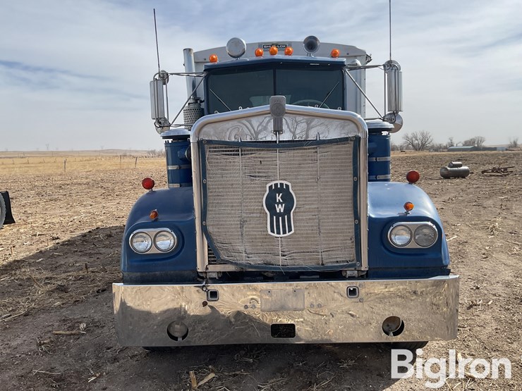 1982-kenworth-w900-image-2