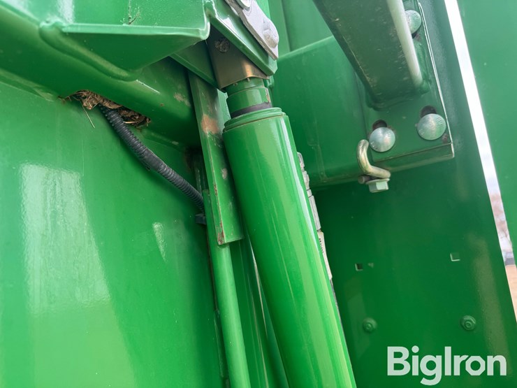 2013-john-deere-569-image-19