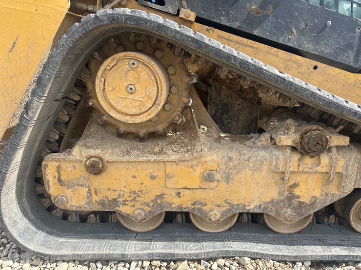 2017-caterpillar-239d-image-59