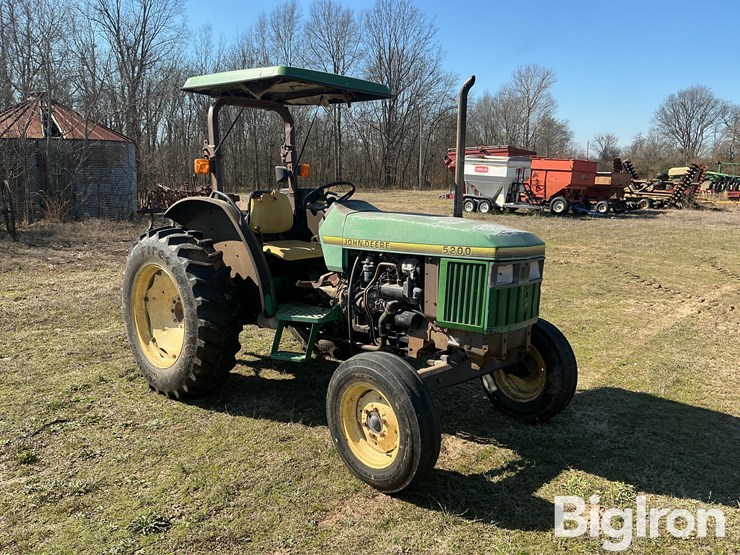 1996-john-deere-5200-image-3