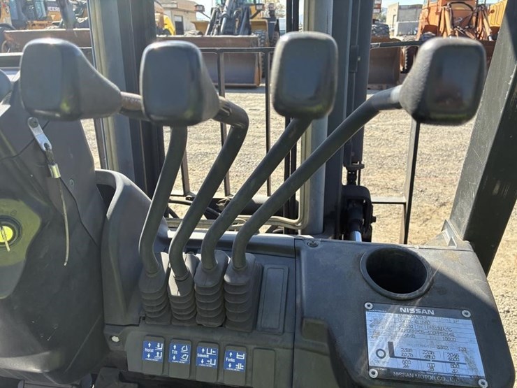 2006-nissan-mugl02a30lv-image-15