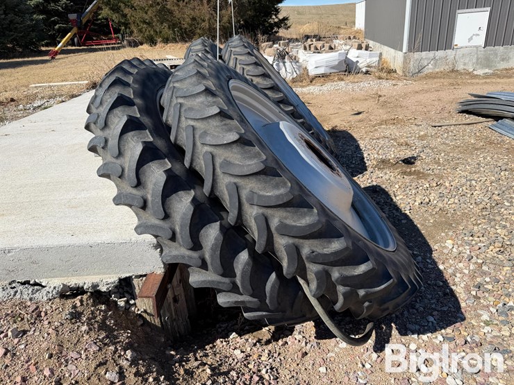 firestone-12.4r54-tractor-tires-image-5