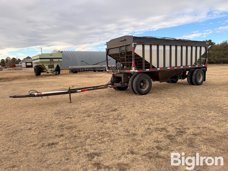 1980-target-pup-trailer-w/dolly-image-1