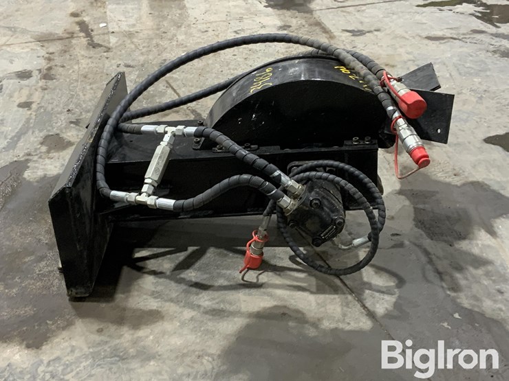 2025-massey-ferguson-730-image-4