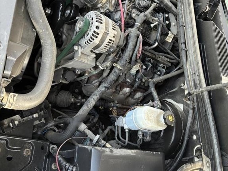 2011-chevrolet-silverado-1500-image-6