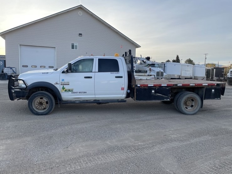 2014-ram-5500-crew-cab-4x4-flatbed-truck-image-2