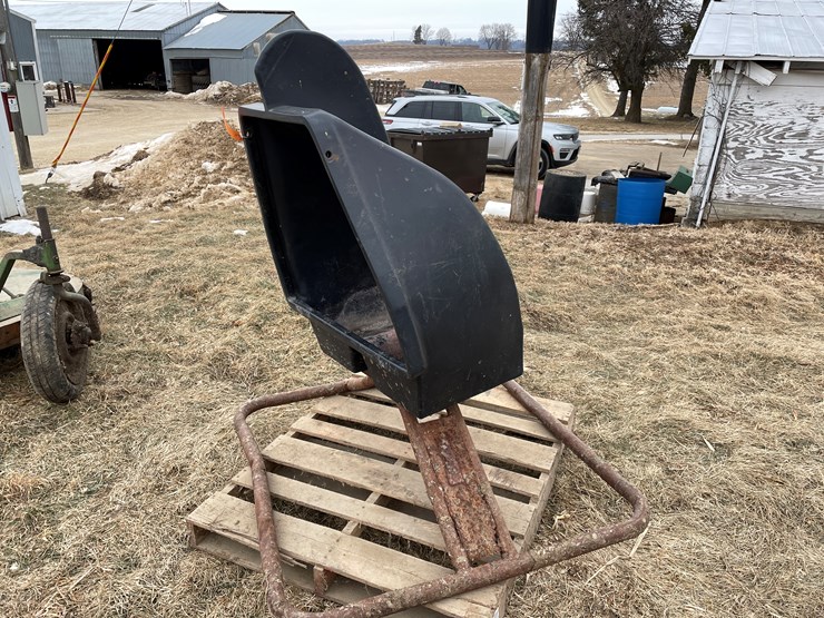 #2376-•-mineral-feeder-image-1