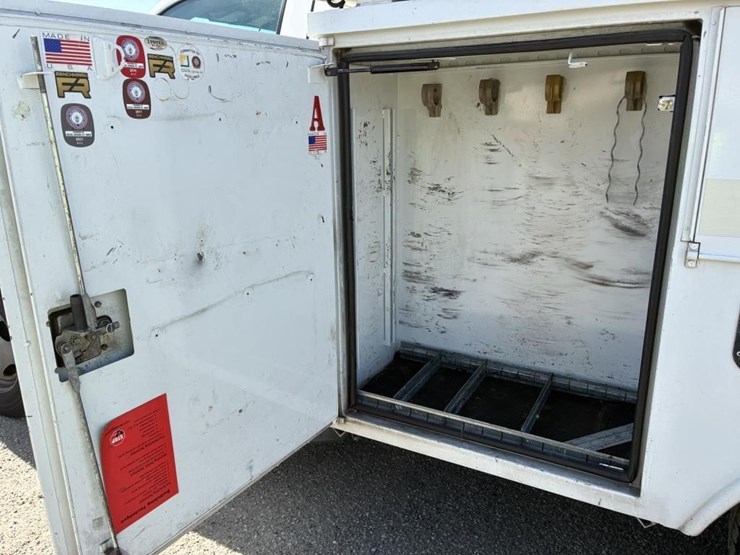 2015-ford-f550-xlt-image-21