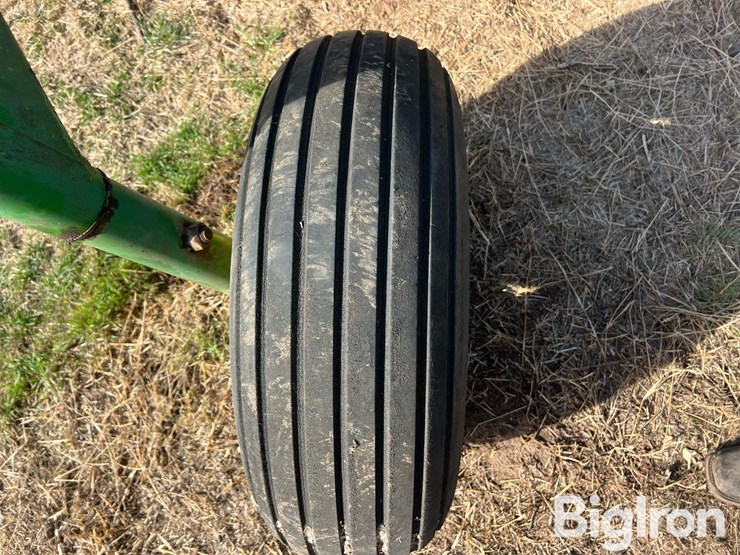 john-deere-2810-image-17