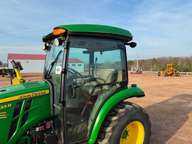 john-deere-3033r-image-12