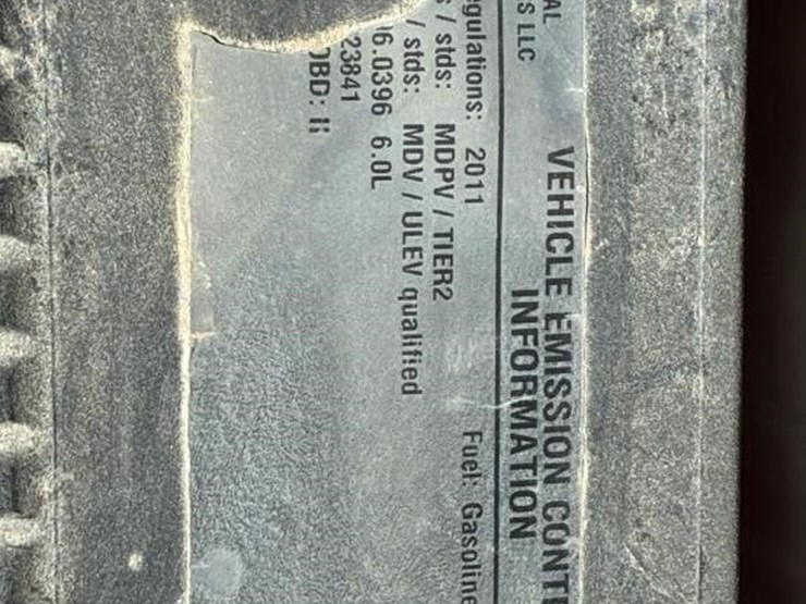 2011-chevrolet-2500-image-8