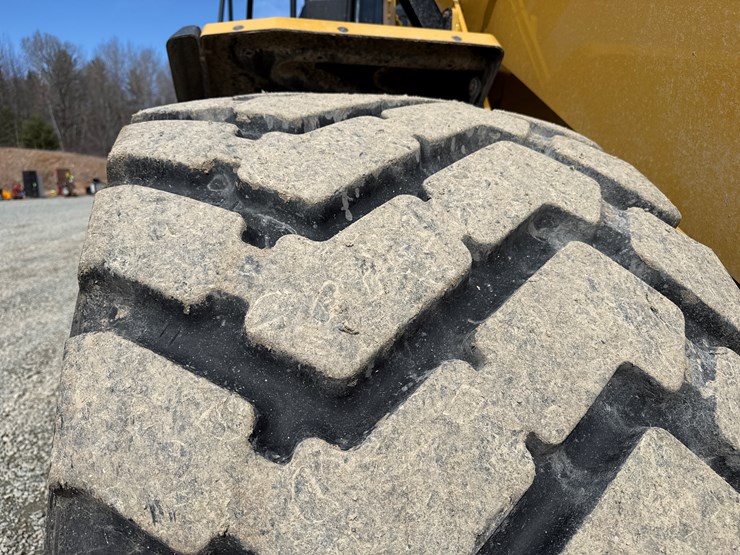 caterpillar-972-image-64