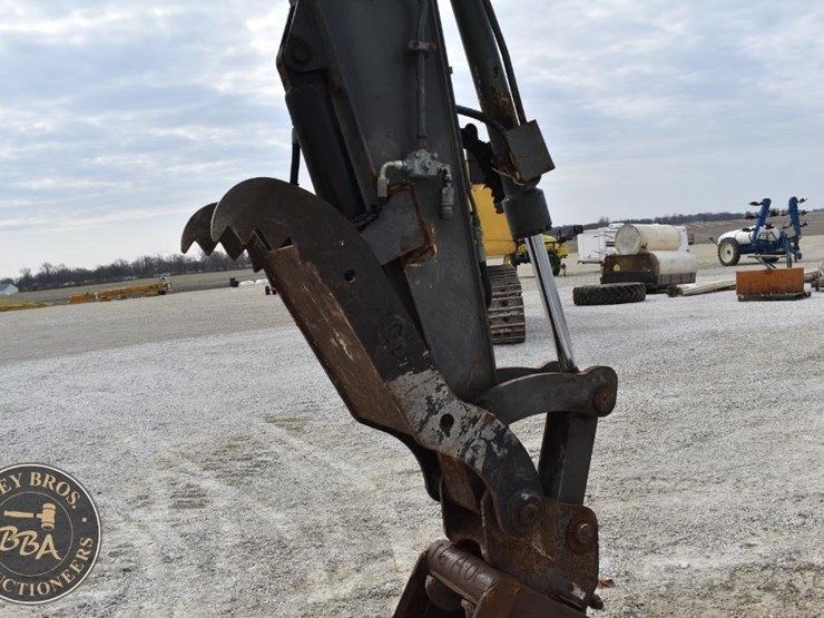 2019-volvo-ecr88d-image-21